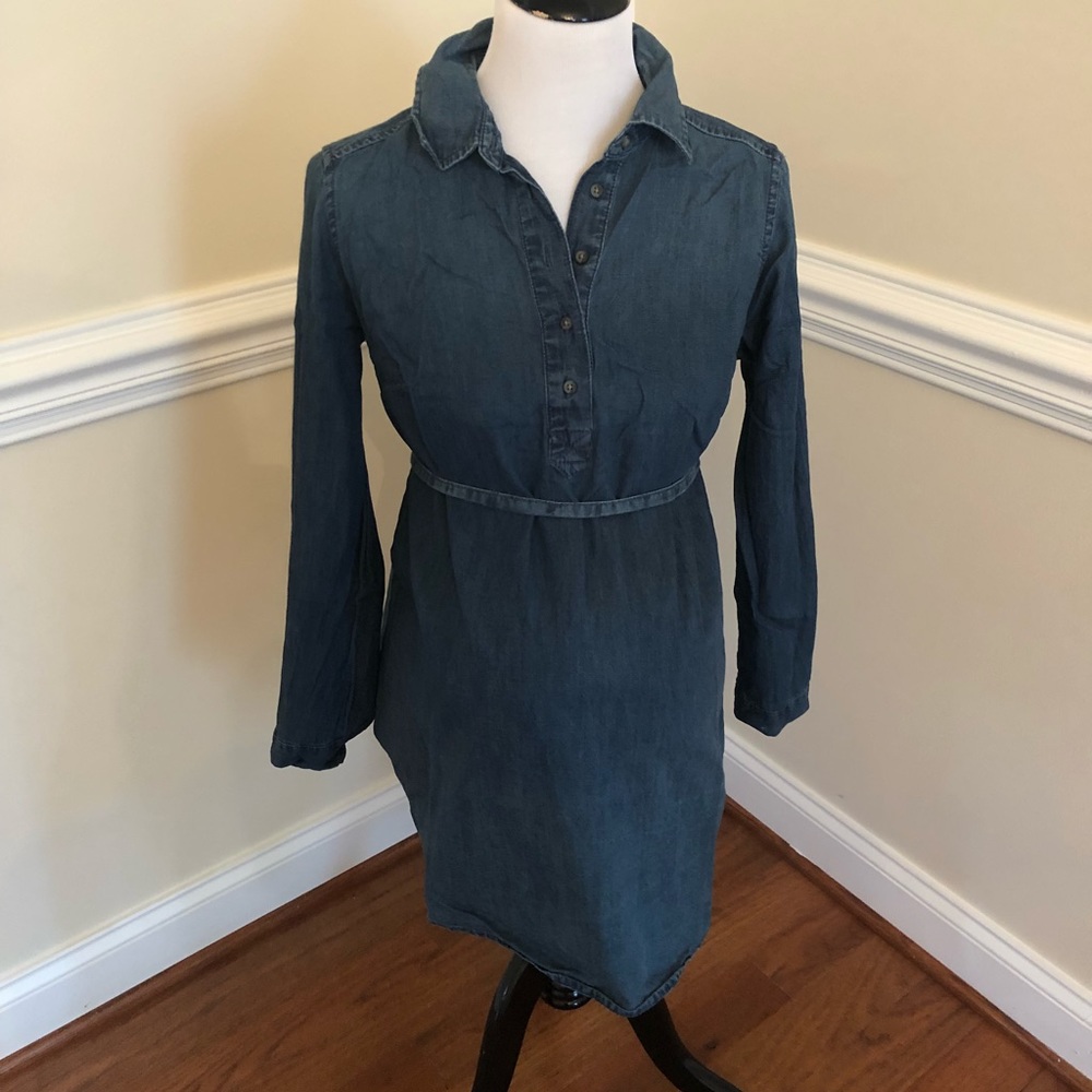 Liz Lange denim button down maternity tunic